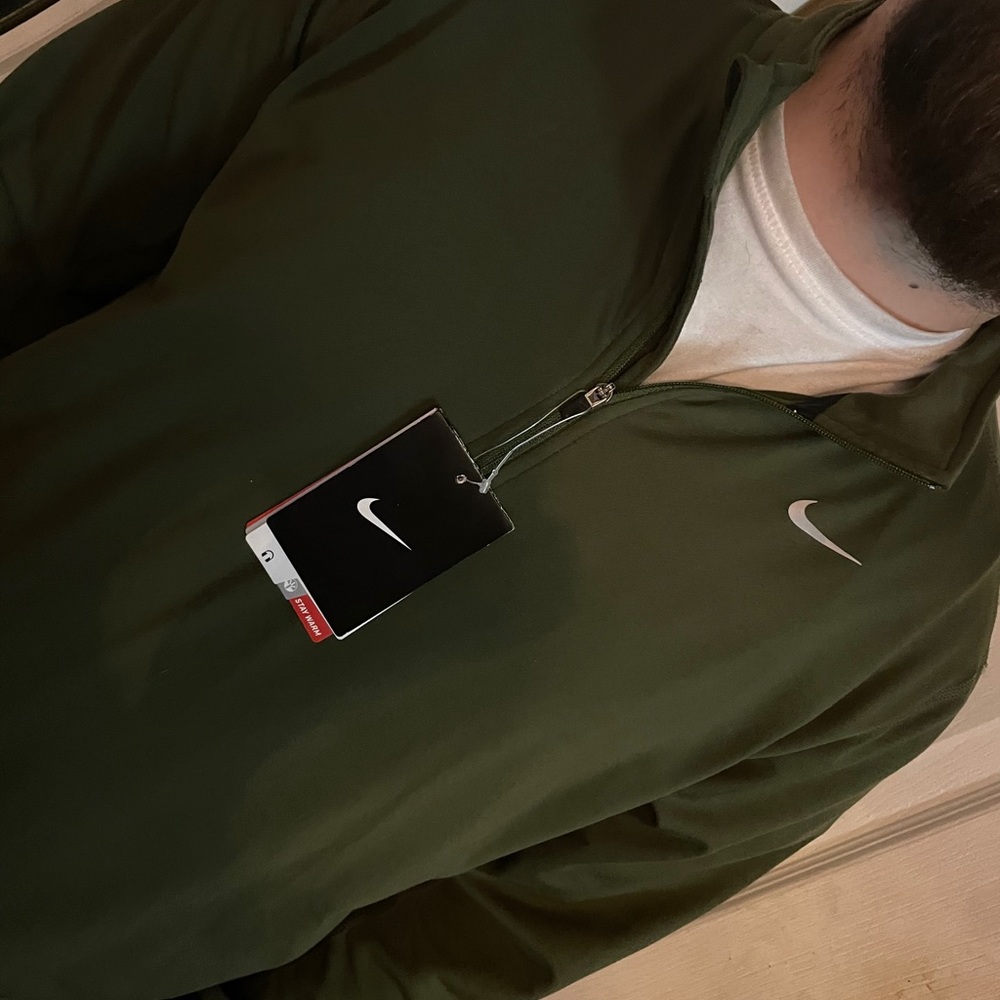 COPY - Nike Men’s Runner’s dark green thermal.